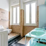 S. Ambrogio Square Apartman