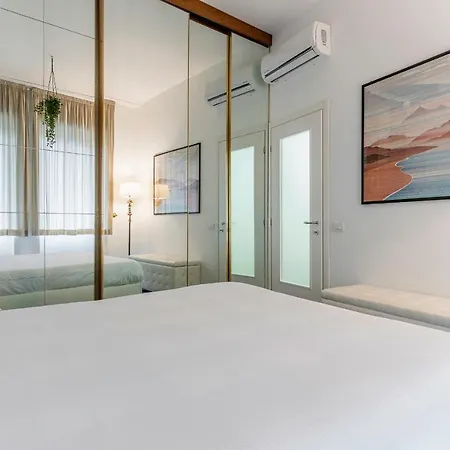 S. Ambrogio Square Apartment Milan