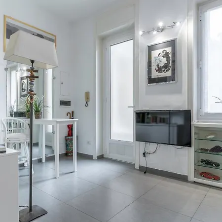 Apartment S. Ambrogio Square Milan