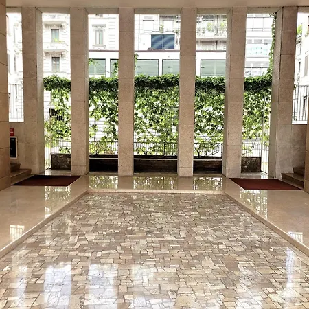 S. Ambrogio Square Apartment